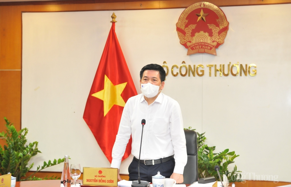 Bộ trưởng Bộ Công Thương Nguyễn Hồng Diên phát biểu Bộ trưởng Bộ Công Thương Nguyễn Hồng Diên phát biểu