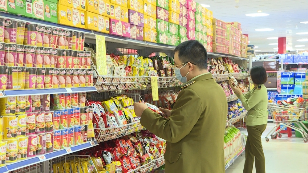 giám sát các cơ sở kinh doanh thực phẩm trên địa bàn thành phố Điện Biên giám sát các cơ sở kinh doanh thực phẩm trên địa bàn thành phố Điện Biên