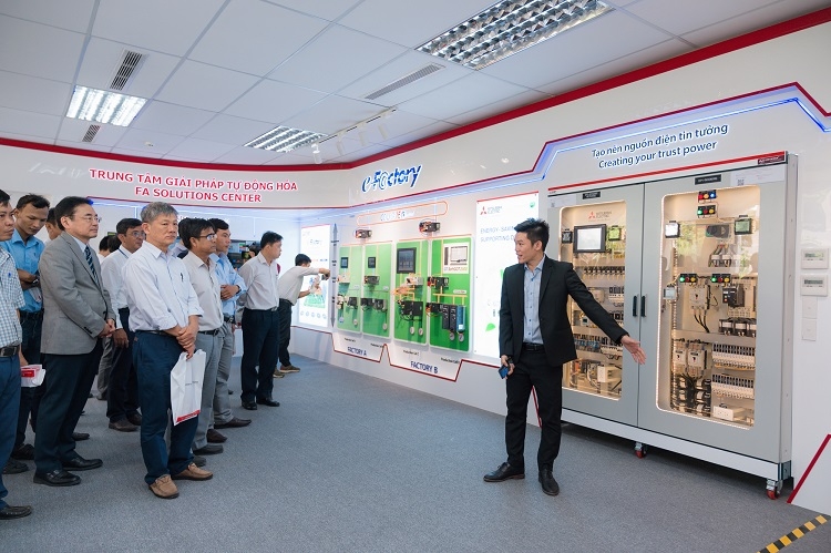 Trung tâm Giải pháp Tự động hóa 2605 mitsubishi electric viyt nam khai tryyng trung tam giyi phap ty yyng hoa tyi yyi hyc cyn thy 6