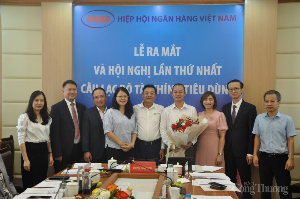 Hội nghị lần thứ nhất Câu lạc bộ tài chính tiêu dùng Hội nghị lần thứ nhất Câu lạc bộ tài chính tiêu dùng