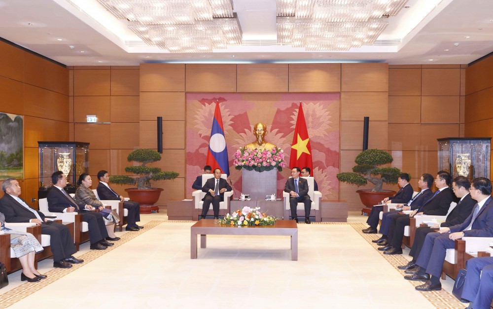 Chủ tịch Quốc hội tiếp Thường trực Ban Bí thư, Phó Chủ tịch nước Lào Chủ tịch Quốc hội tiếp Thường trực Ban Bí thư, Phó Chủ tịch nước Lào