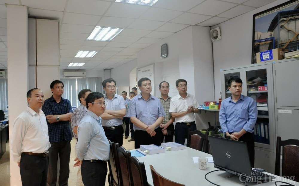 Thứ trưởng Bộ Công Thương thăm và làm việc với Viện Nghiên cứu Cơ khí Thứ trưởng Bộ Công Thương thăm và làm việc với Viện Nghiên cứu Cơ khí