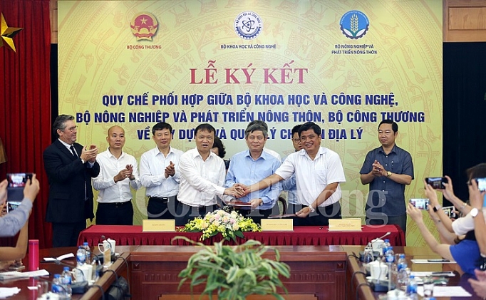 Xây dựng và quản lý chỉ dẫn địa lý: Nâng giá trị cho hàng hóa Việt Nam ba bo chung tay xay dung va quan ly chi dan dia ly