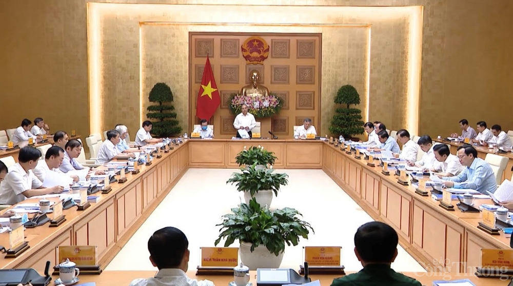 Thủ tướng Nguyễn Xuân Phúc: Không để đứt gãy nền kinh tế là một cố gắng rất lớn