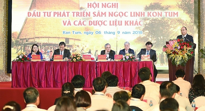 Thủ tướng Nguyễn Xuân Phúc: Có thể đưa "quốc bảo" sâm Ngọc Linh thành "quốc kế dân sinh" thu tuong nguyen xuan phuc co the dua quoc bao sam ngoc linh thanh quoc ke dan sinh