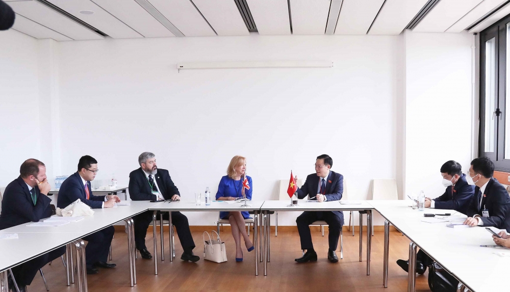 Tạo điều kiện để Việt Nam tiếp cận các nguồn cung ứng và sản xuất vaccine Tạo điều kiện để Việt Nam tiếp cận các nguồn cung ứng và sản xuất vaccine