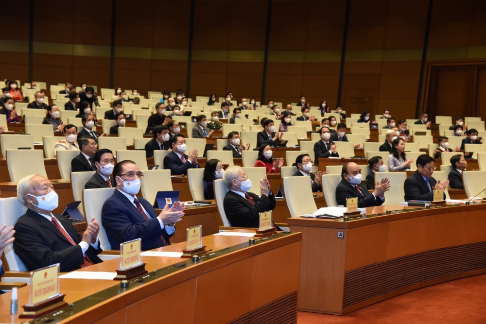 Đặt người dân và doanh nghiệp ở vị trí trung tâm trong mọi quyết sách Đặt người dân và doanh nghiệp ở vị trí trung tâm trong mọi quyết sách