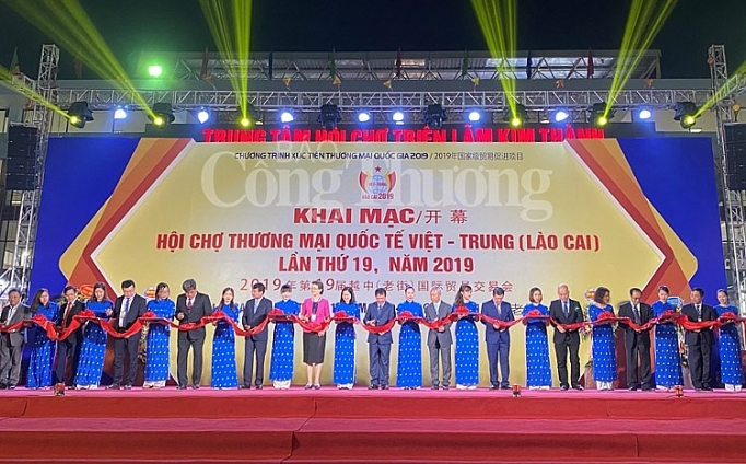 suc hut tu hoi cho thuong mai quoc te viet trung lao cai 2019