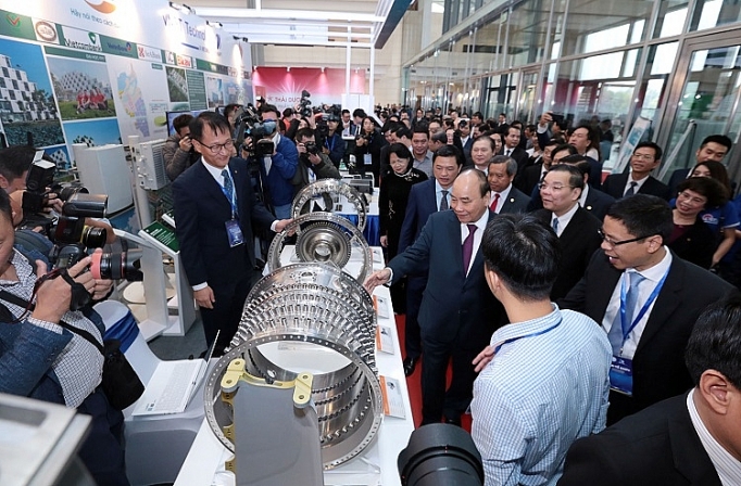 khoa hoc va cong nghe chia khoa de viet nam thoat bay thu nhap trung binh