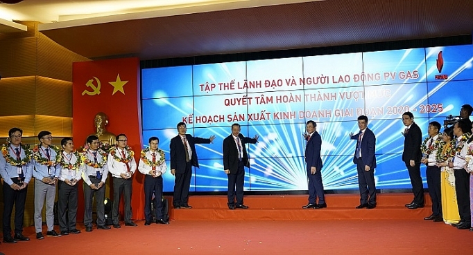 pv gas dam bao he thong khi van hanh an toan lien tuc va on dinh