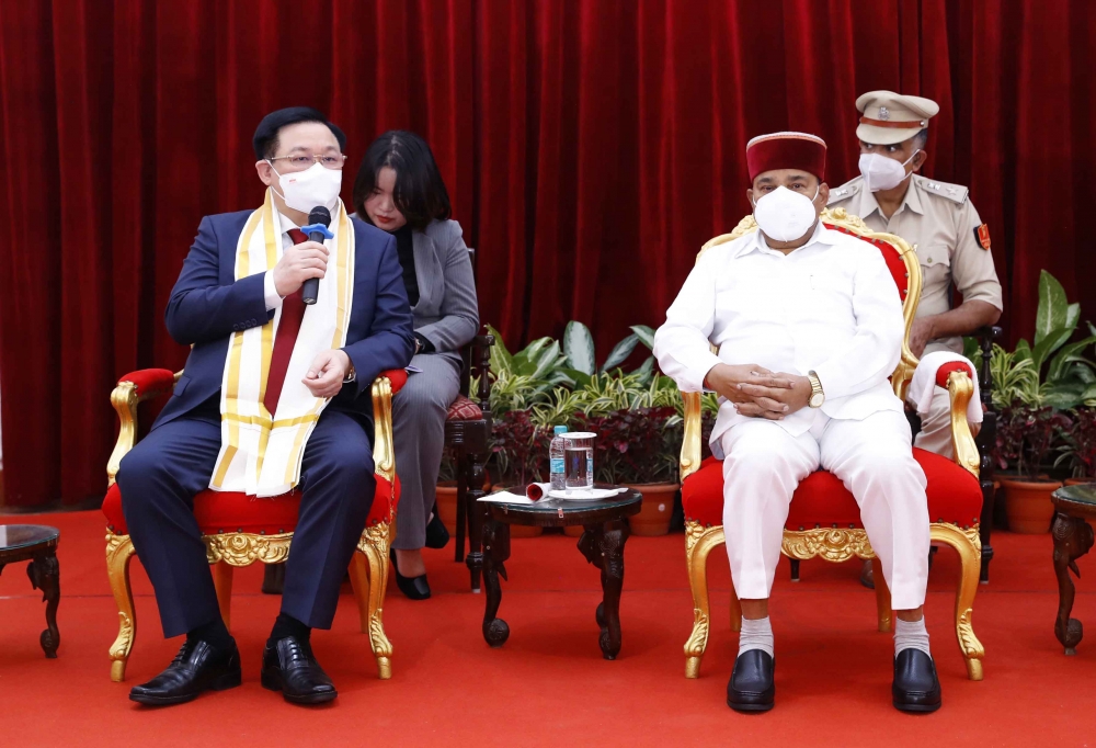 Chủ tịch Quốc hội: Quan hệ Việt Nam - Ấn Độ đang ngày càng phát triển mạnh mẽ Chủ tịch Quốc hội: Quan hệ Việt Nam - Ấn Độ đang ngày càng phát triển mạnh mẽ