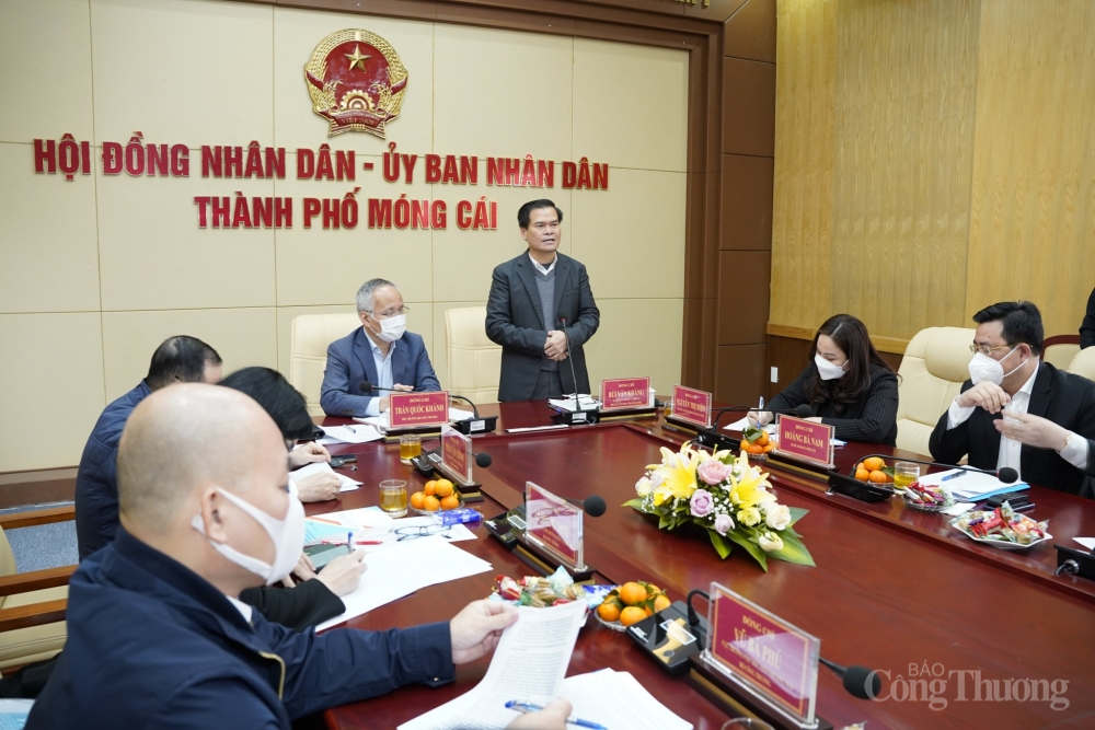 Bộ Công Thương vào cuộc cùng Quảng Ninh khắc phục tình trạng ùn ứ tại cửa khẩu Bộ Công Thương vào cuộc cùng Quảng Ninh khắc phục tình trạng ùn ứ tại cửa khẩu