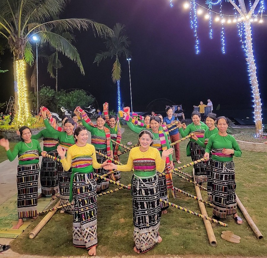 Nét đẹp trong trang phục truyền thống của người dân tộc Thái ở Thanh Hóa Nét đẹp trong trang phục truyền thống của người dân tộc Thái ở Thanh Hóa