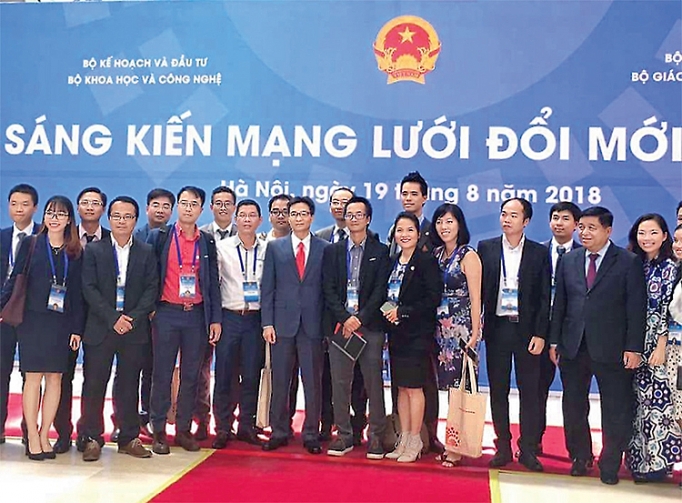 nguoi viet tre huong ve nguon coi