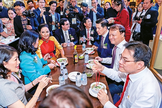 Quảng bá phở Việt trên đất Thái quang ba pho viet tren dat thai