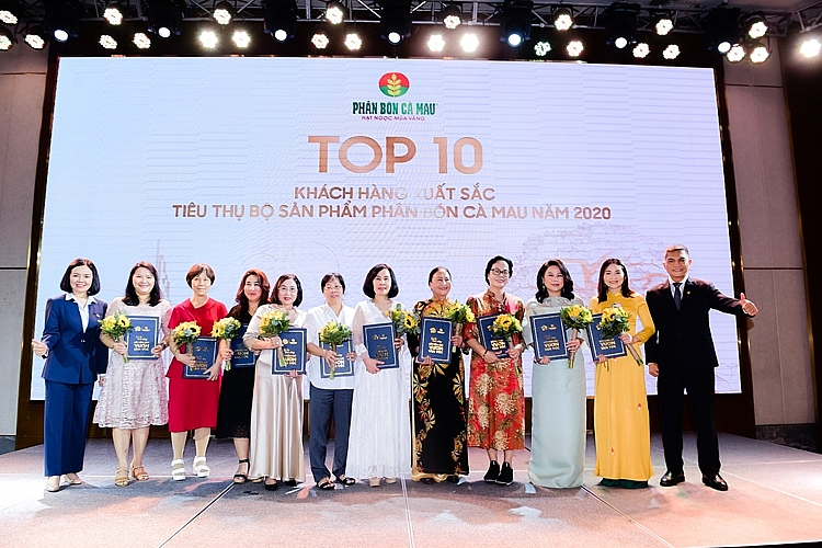 Top 10 Khách hàng xuất sắc tiêu thụ bộ sản phẩm Phân Bón Cà Mau 2020 Top 10 Khách hàng xuất sắc tiêu thụ bộ sản phẩm Phân Bón Cà Mau 2020