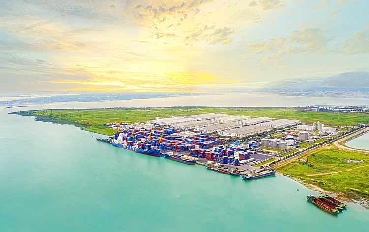 1. Cảng Chu Lai - cửa ngõ giao thương hàng hóa lớn tại miền Trung