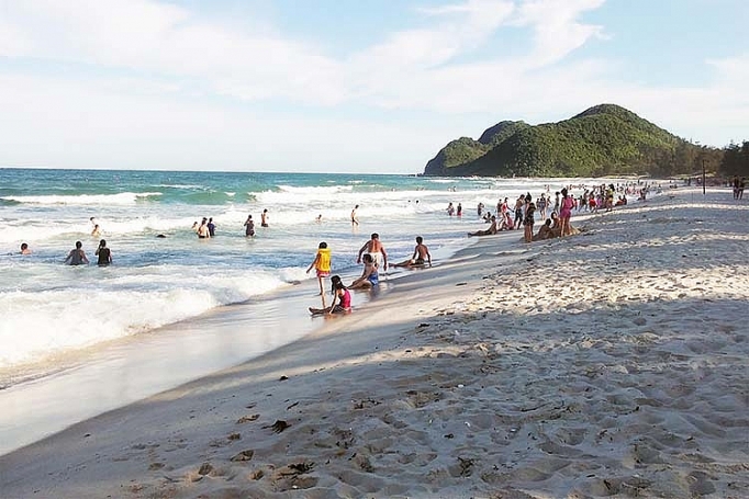 lam du lich bang tinh yeu bien dao