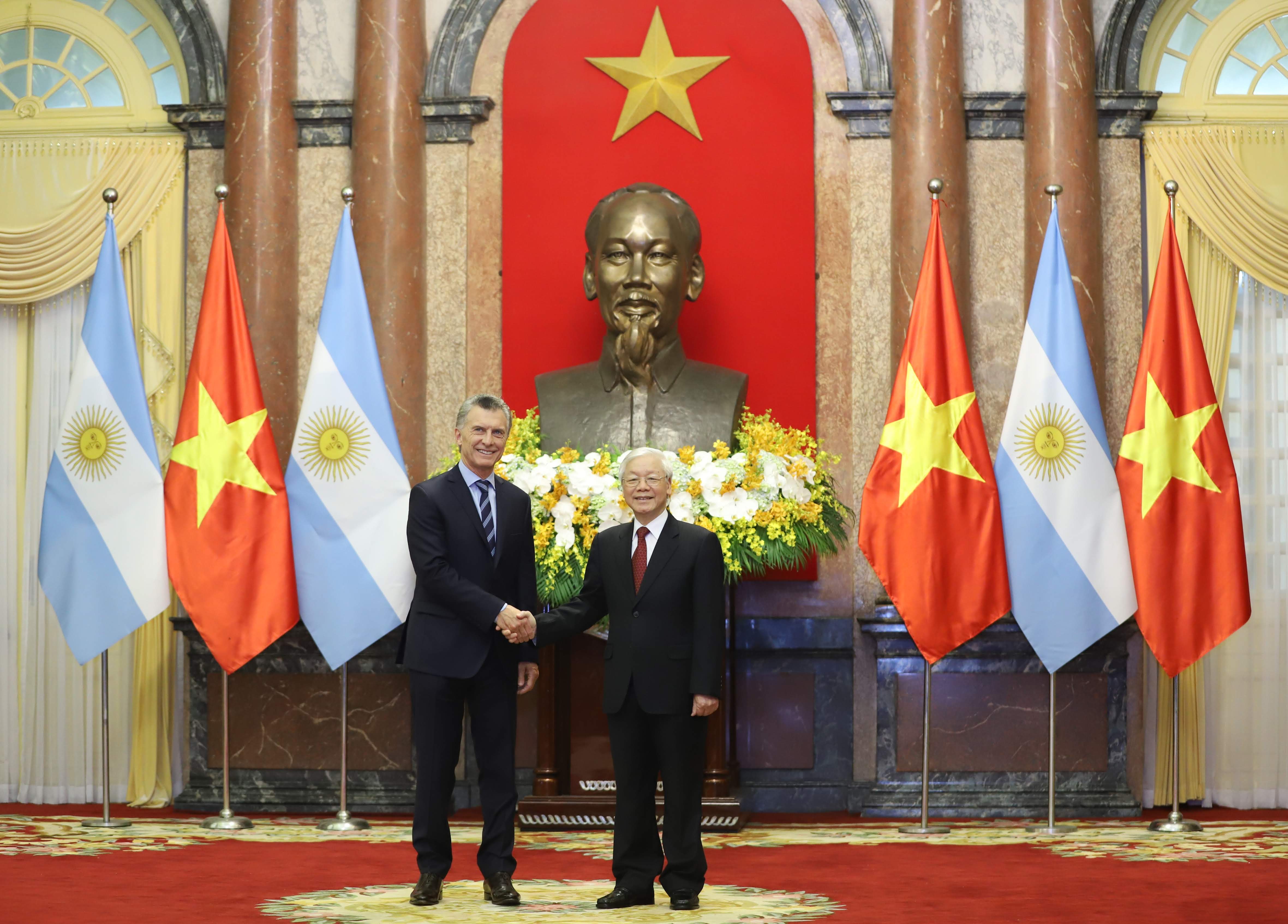 Tổng thống Argentina và Phu nhân thăm cấp Nhà nước tới Việt Nam tong thong argentina va phu nhan tham cap nha nuoc toi viet nam