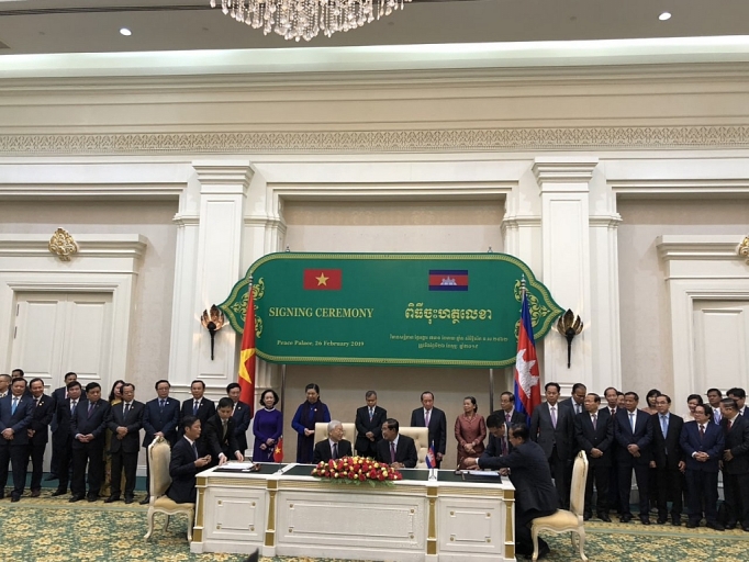 Chính phủ Việt Nam và Chính phủ Campuchia ký Bản Thỏa thuận thúc đẩy thương mại song phương giai đoạn 2019-2020 chinh phu viet nam va chinh phu campuchia ky ban thoa thuan thuc day thuong mai song phuong giai doan 2019 2020