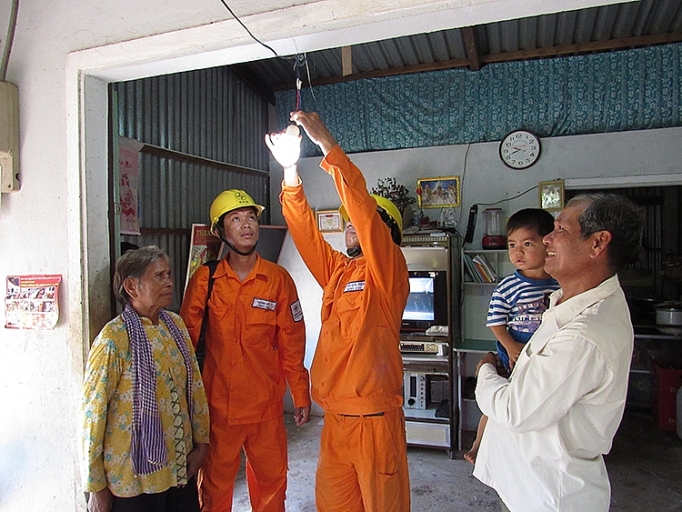 Hậu Giang: Nỗ lực phủ kín điện vùng sâu, vùng xa hau giang no luc phu kin dien vung sau vung xa