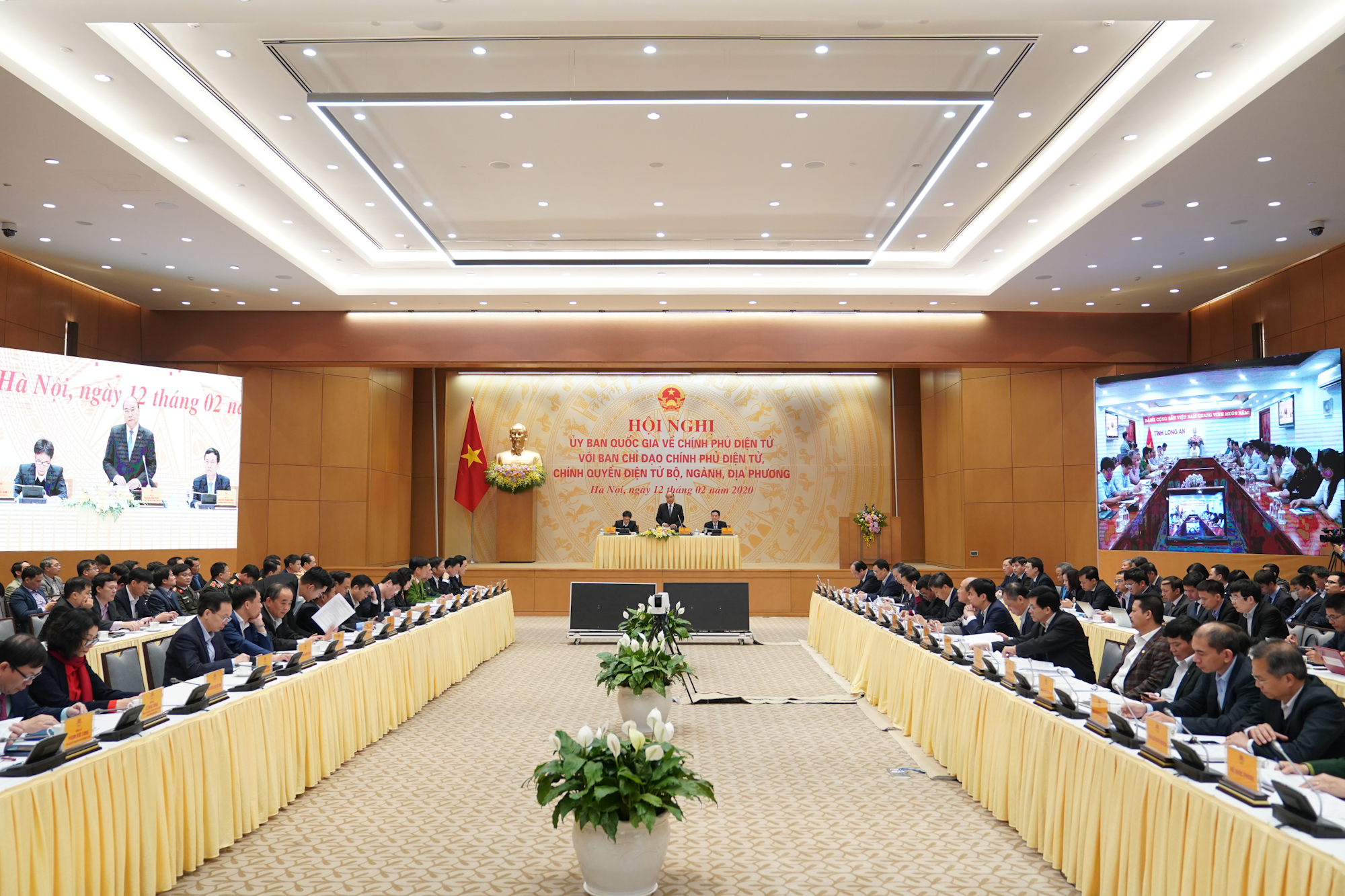 thu tuong lam tot chinh phu dien tu giup ngan ngua covid 19