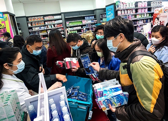 Thị trường thiết bị y tế phòng dịch: Ngăn chặn "trục lợi online" thi truong thiet bi y te phong dich ngan chan truc loi online