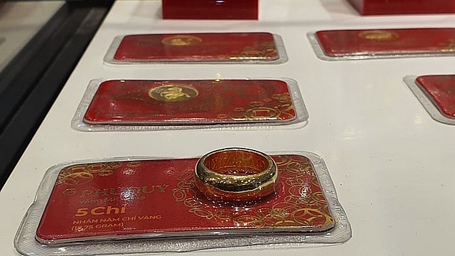 gia vang quay dau giam sau phien tang dien loan