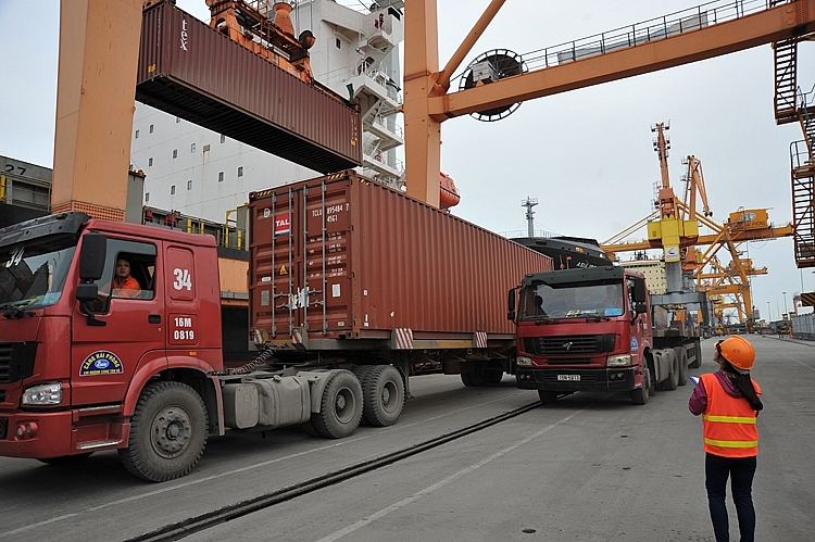 Thách thức từ nhập siêu là rất lớn Thách thức từ nhập siêu là rất lớn