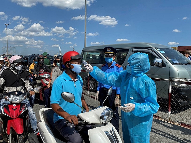 Chi hỗ trợ tiền ăn, bồi dưỡng chống dịch COVID-19 trong 5 ngày Tết Chi hỗ trợ tiền ăn, bồi dưỡng chống dịch COVID-19 trong 5 ngày Tết