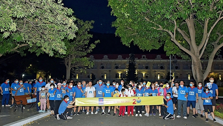 Giai leo núi KĐN bắt đầu từ sáng sớm tại Trụ sở PV GAS, 101 Lê Lợi – Vũng Tàu Giai leo núi KĐN bắt đầu từ sáng sớm tại Trụ sở PV GAS, 101 Lê Lợi – Vũng Tàu