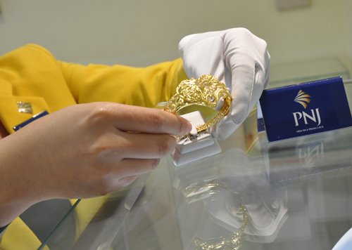 vang-va-usd-chung-gia