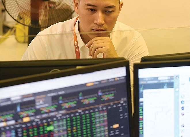 du song co phieu nong coi chung bong tay