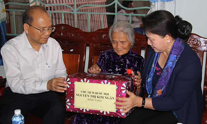 chu tich quoc hoi nguyen thi kim ngan lam viec tai binh thuan