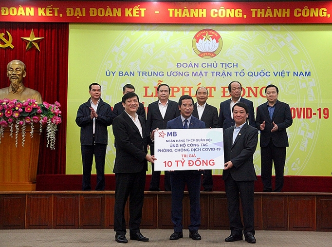 mb ung ho 10 ty dong gop suc day lui dai dich covid 19