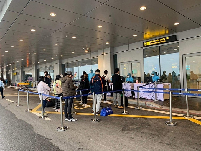 quang ninh phat hien mot hanh khach duong tinh covid 19 tu duc ve