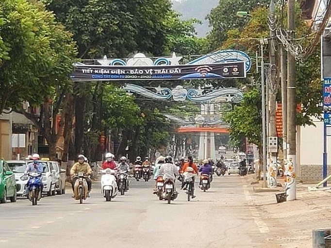 son la tiet kiem duoc 8750 kwh dien trong gio trai dat nam 2020