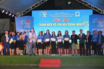 Chỉ có khao khát và dại khờ, thanh niên mới có những trải nghiệm tuyệt vời