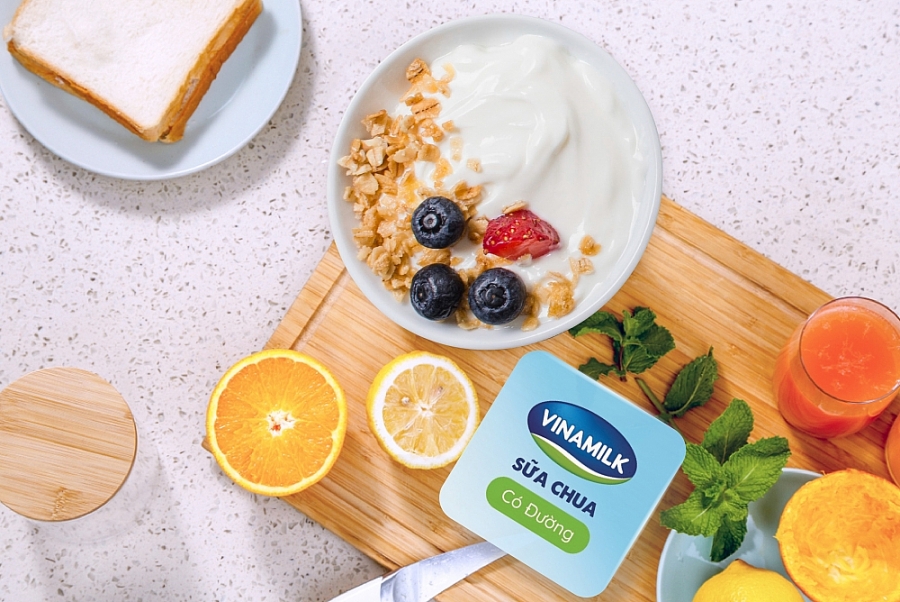 Sữa chua tốt nhất nên ăn đều đặn mỗi ngày từ một đến hai hộp để góp phần nâng cao sức khỏe hệ tiêu hóa – miễn dịch, giúp phòng bệnh từ xa