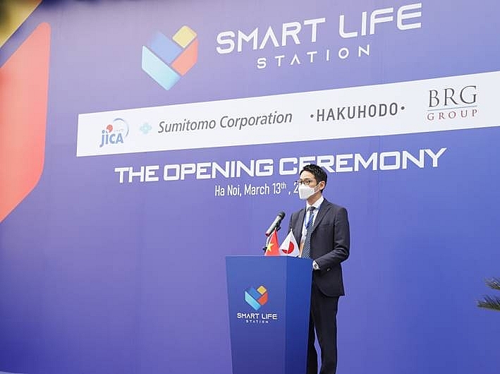 Đại diện Công ty TNHH Sumitomo Corporation Việt Nam phát biểu tại buổi lễ Đại diện Công ty TNHH Sumitomo Corporation Việt Nam phát biểu tại buổi lễ