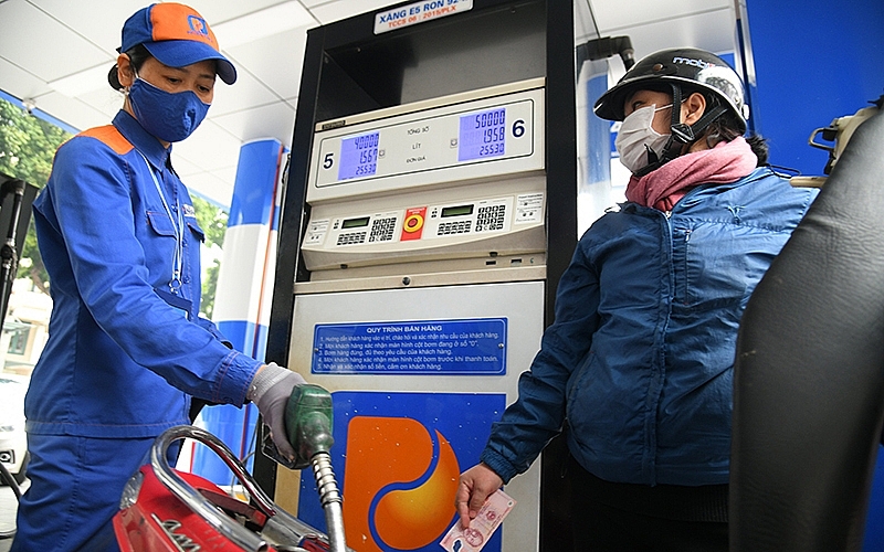 Lời giải nào để ổn định thị trường xăng dầu ?