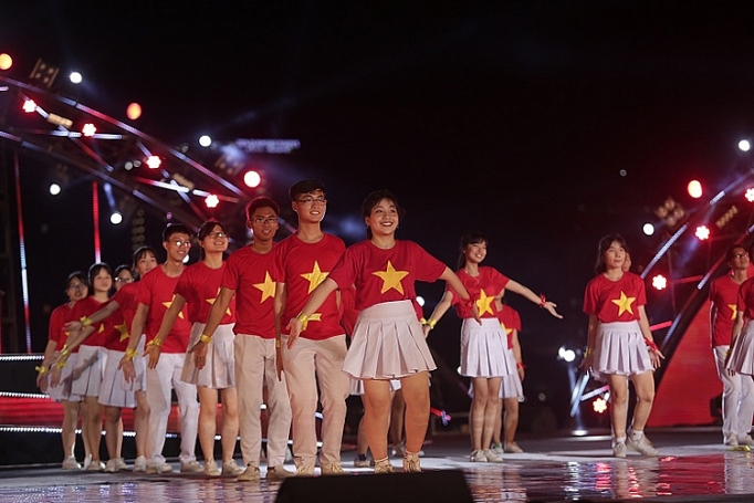 Giới trẻ hào hứng với cuộc thi Flashmob 2019 - "Sóng tuổi trẻ" toàn quốc gioi tre hao hung voi cuoc thi flashmob 2019 song tuoi tre toan quoc