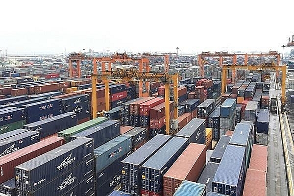 mien giam phi luu container ton dong