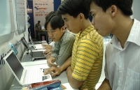 Sôi động thị trường máy tính