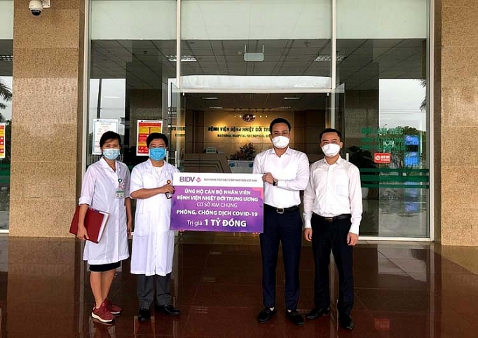 bidv cung khach hang chung tay ho tro tien tuyen phong chong covid 19
