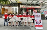 SeABank tặng nhu yếu phẩm cho người nghèo trong mùa dịch Covid-19