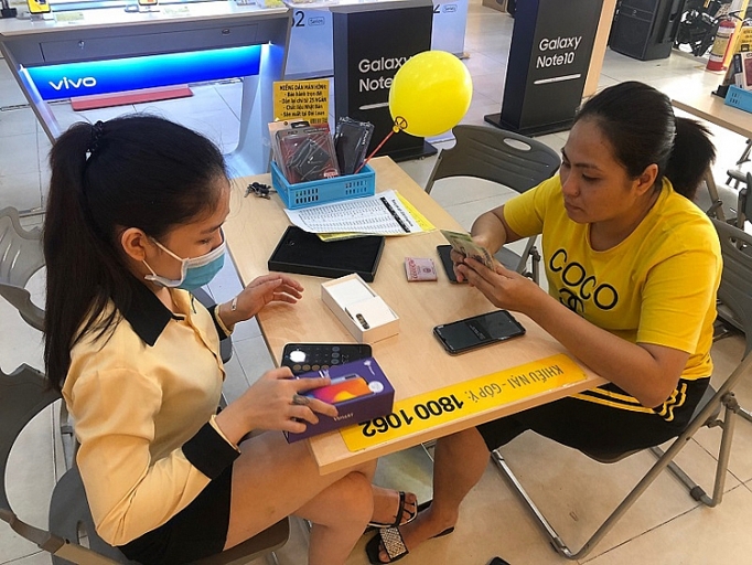 cac nha ban le dien thoai lon nhat viet nam ly giai ky tich chua tung co cua vsmart