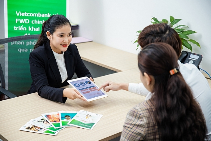 Vietcombank và FWD chính thức triển khai hợp tác độc quyền phân phối bảo hiểm qua ngân hàng vietcombank va fwd chinh thuc trien khai hop tac doc quyen phan phoi bao hiem qua ngan hang