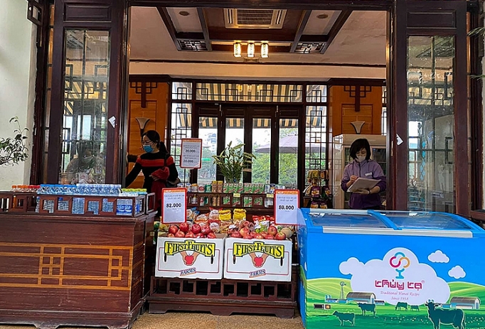 kem thuy ta thu hut khach hang ngay mo cua tro lai sau thoi gian cach ly xa hoi