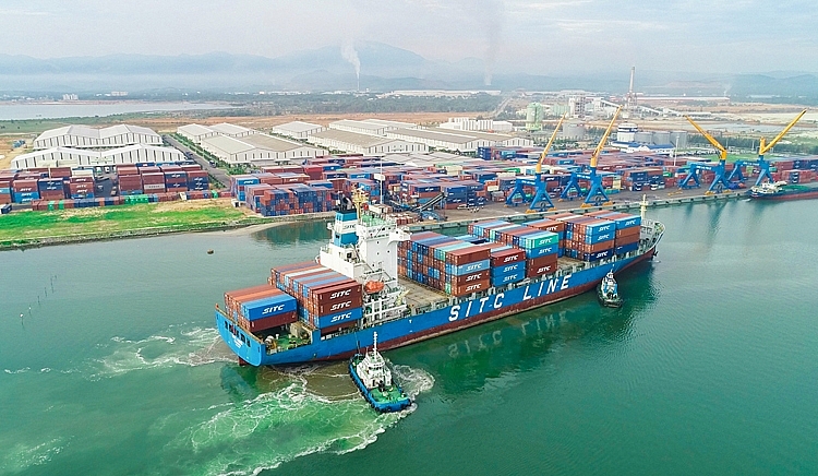 9. Hiện nay, THILOGI đang hợp tác với nhiều hãng tàu quốc tế như SITC, ZIM, COSCO, CMA CGM,... thông qua cảng Chu Lai kết nối các tuyến hàng hải quốc tế..jpg 9. Hiện nay, THILOGI đang hợp tác với nhiều hãng tàu quốc tế như SITC, ZIM, COSCO, CMA CGM,... thông qua cảng Chu Lai kết nối các tuyến hàng hải quốc tế..jpg